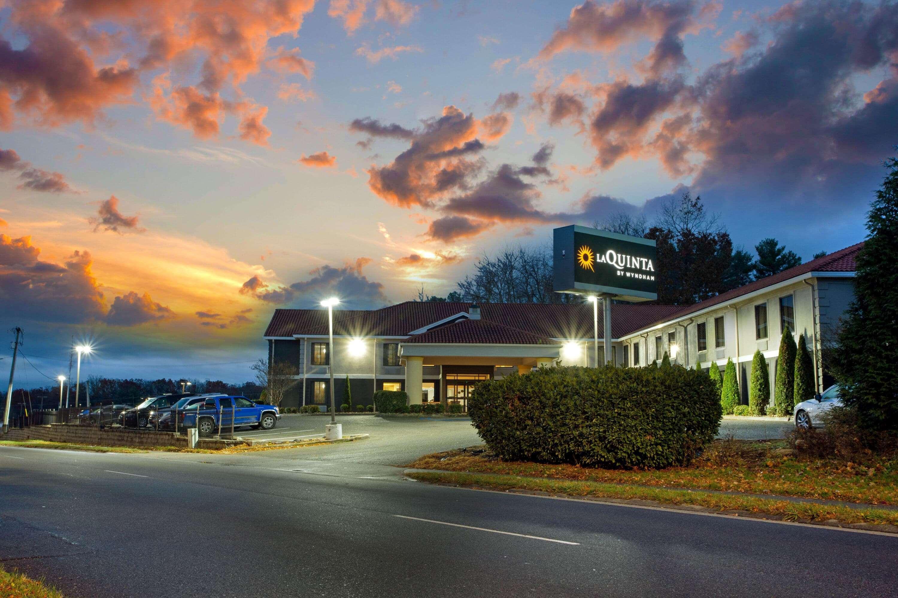 La Quinta Inn By Wyndham Radford Zewnętrze zdjęcie